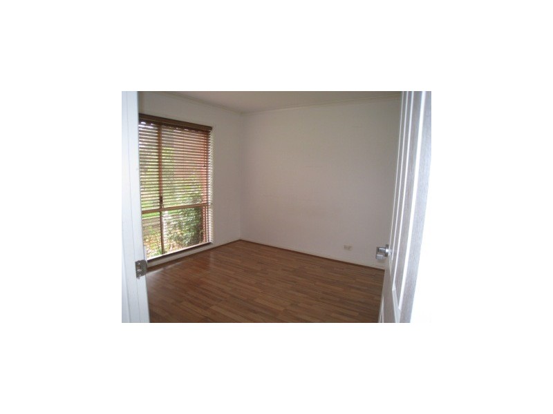 2 Emerald Crt, Narre Warren VIC 3805