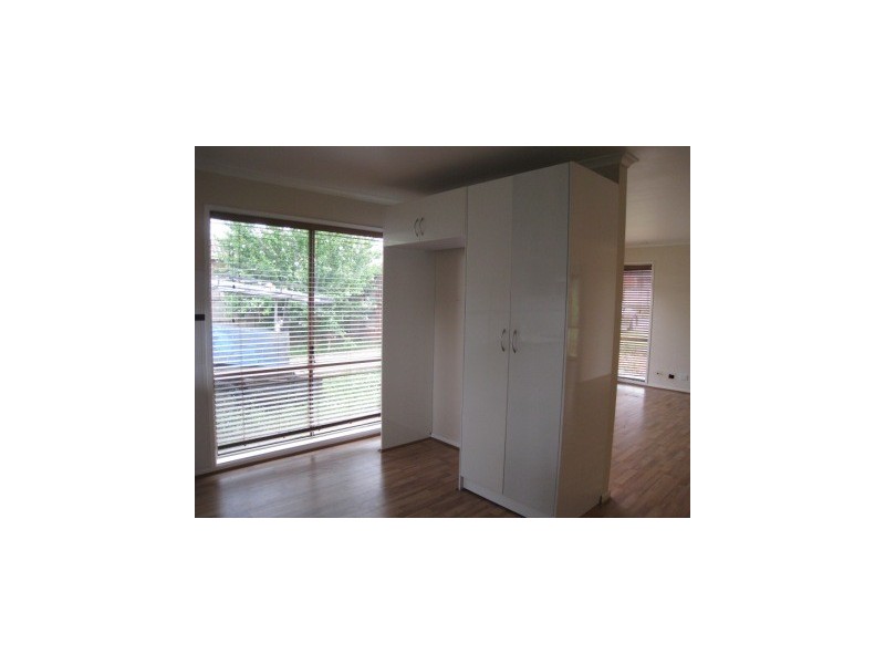 2 Emerald Crt, Narre Warren VIC 3805