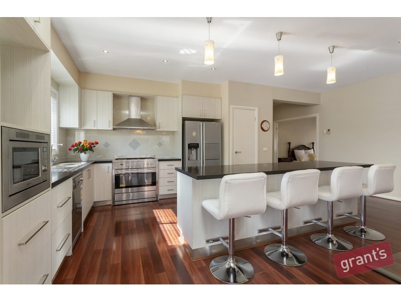 4 Villella Drive, Pakenham VIC 3810