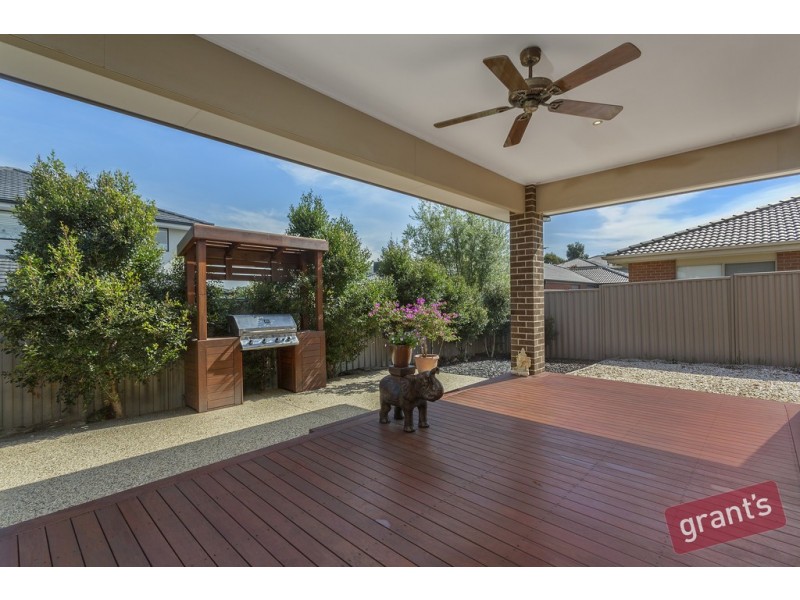 4 Villella Drive, Pakenham VIC 3810