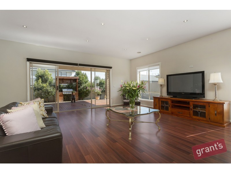 4 Villella Drive, Pakenham VIC 3810
