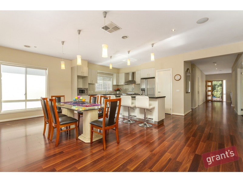 4 Villella Drive, Pakenham VIC 3810