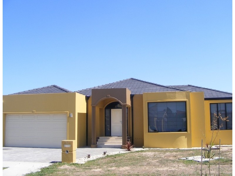 18 Peppertree Avenue, Narre Warren South VIC 3805