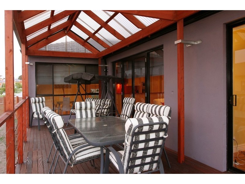 18 Peppertree Avenue, Narre Warren South VIC 3805