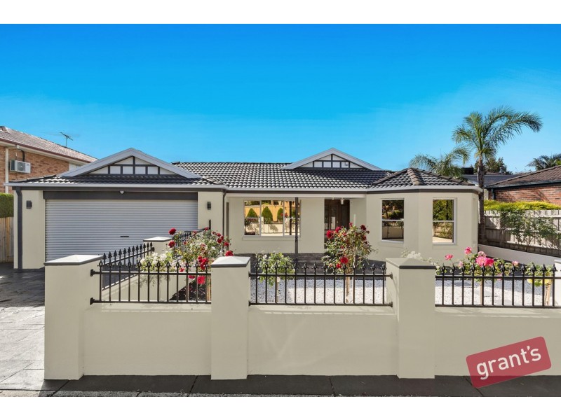 31 Kippenross Drive, Narre Warren South VIC 3805