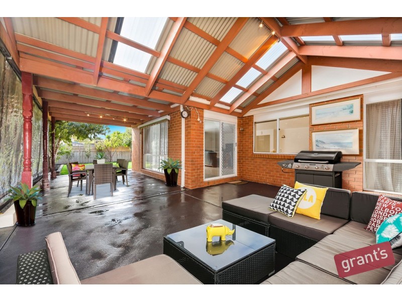 31 Kippenross Drive, Narre Warren South VIC 3805