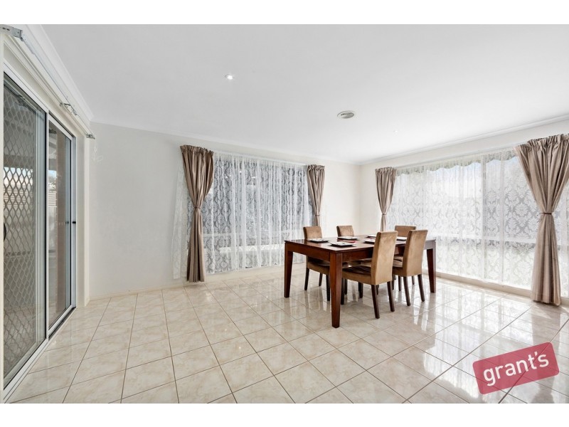 31 Kippenross Drive, Narre Warren South VIC 3805