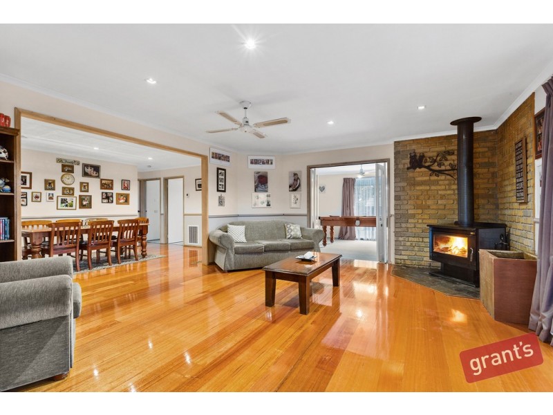 94 Lesdon Avenue, Cranbourne VIC 3977