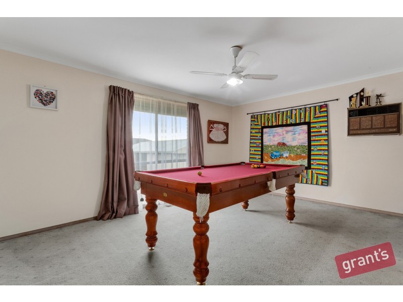 94 Lesdon Avenue, Cranbourne VIC 3977