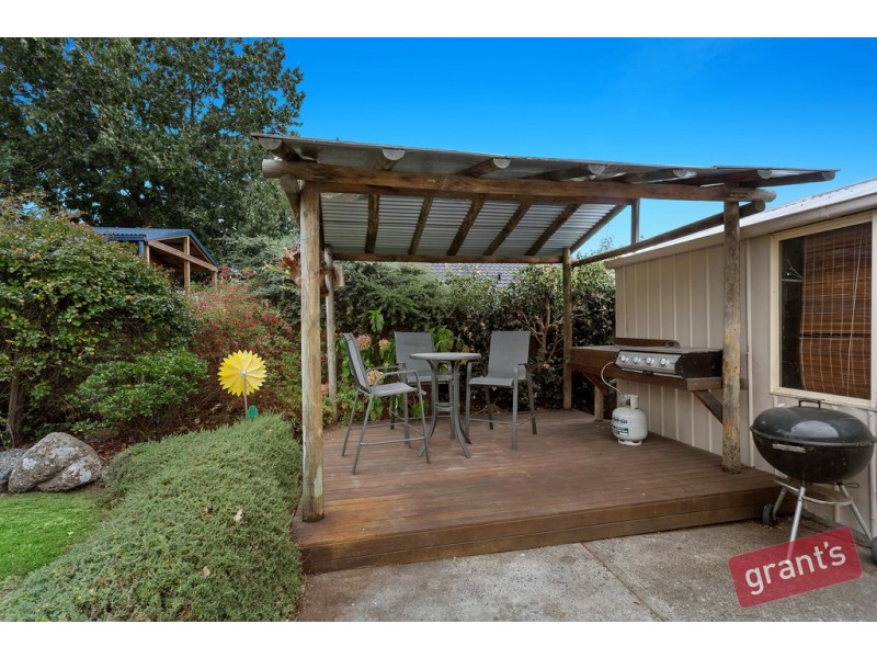 94 Lesdon Avenue, Cranbourne VIC 3977