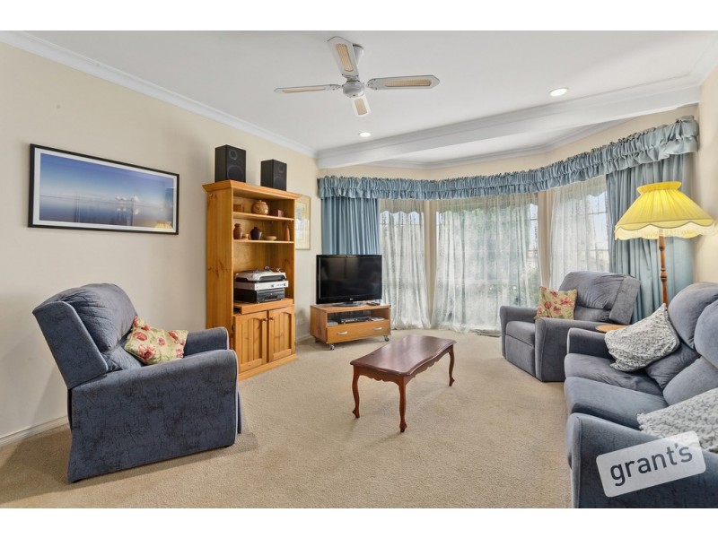 11 Ashley Close, Narre Warren VIC 3805