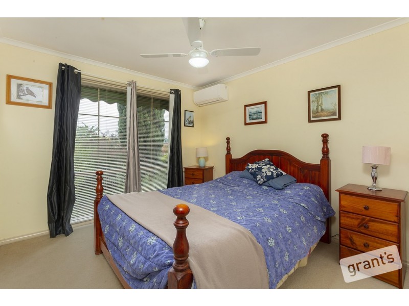 11 Ashley Close, Narre Warren VIC 3805