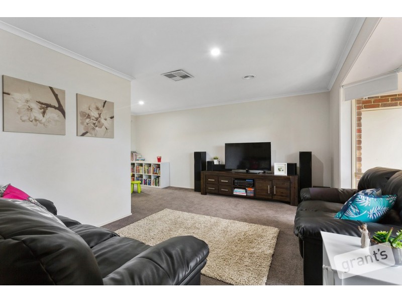 15 Armadale Drive, Narre Warren VIC 3805