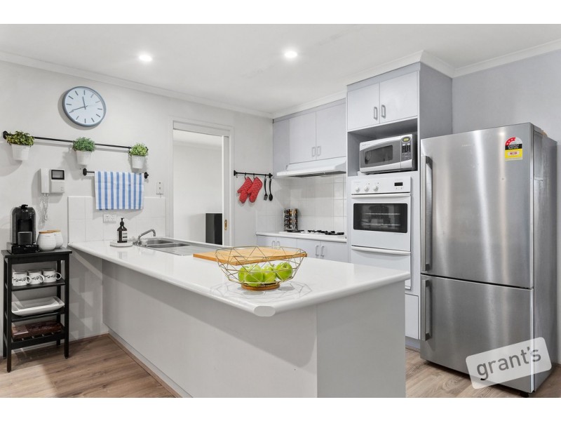 15 Armadale Drive, Narre Warren VIC 3805