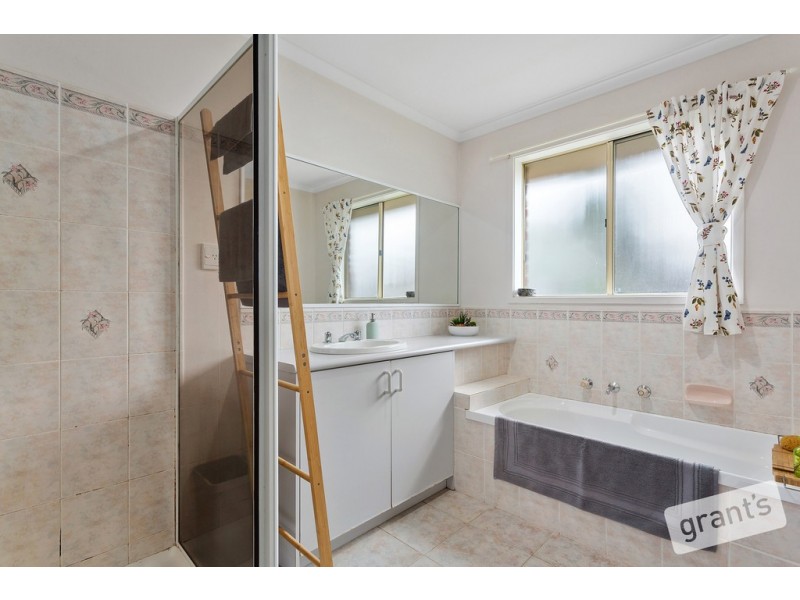 15 Armadale Drive, Narre Warren VIC 3805