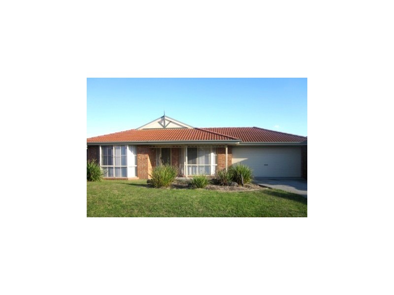 29 Browtop Rd, Narre Warren VIC 3805