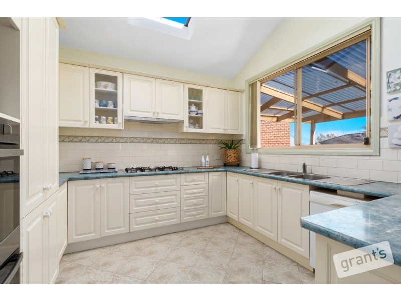 2 Ainsleigh Court, Narre Warren VIC 3805