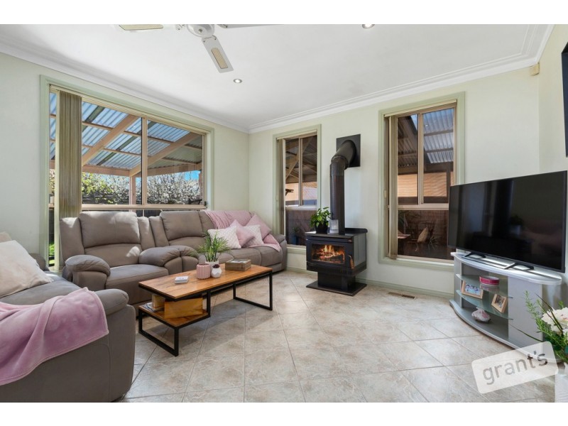 2 Ainsleigh Court, Narre Warren VIC 3805