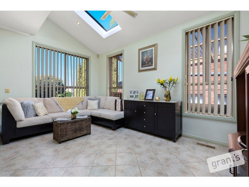 2 Ainsleigh Court, Narre Warren VIC 3805