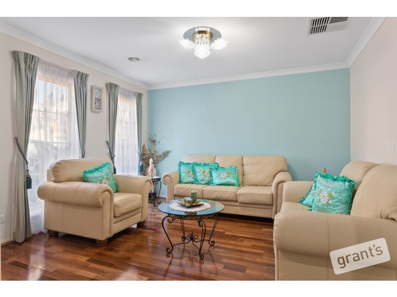 9 Mornmoot Court, Hallam VIC 3803