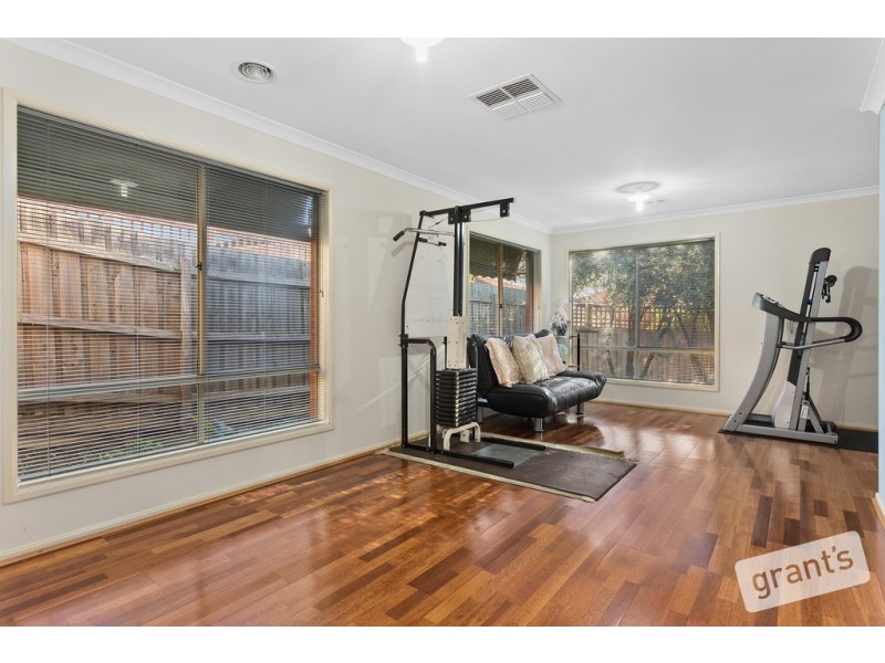 9 Mornmoot Court, Hallam VIC 3803