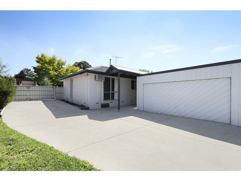 26 Blackwood Drive, Narre Warren VIC 3805