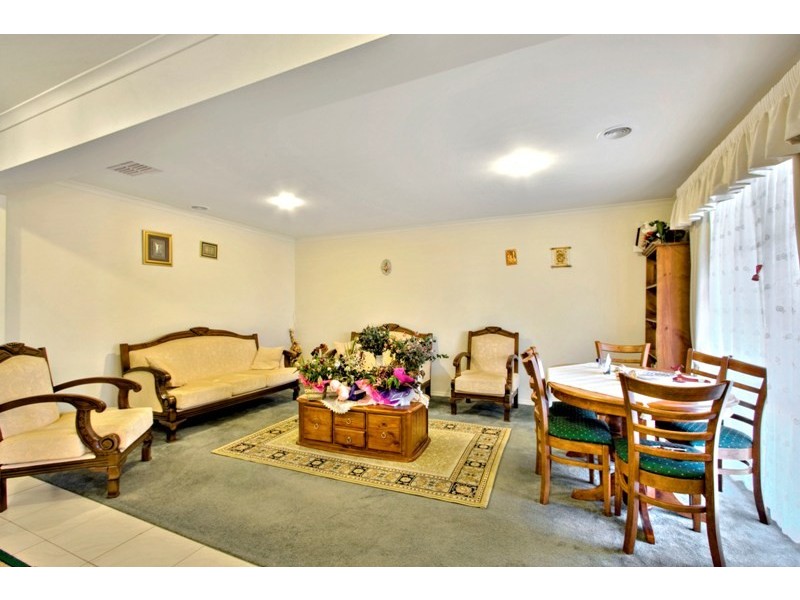 9 Beech Place, Hallam VIC 3803