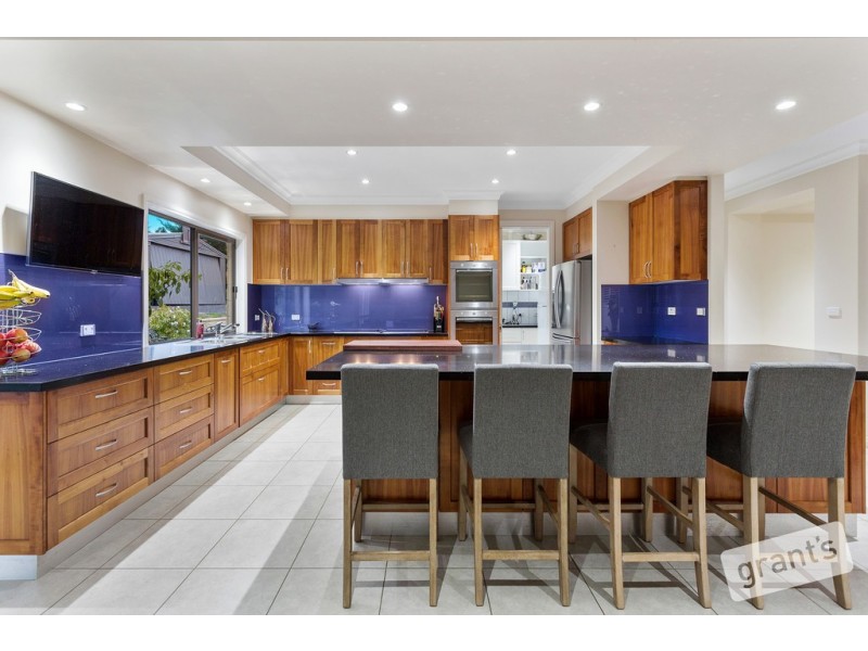 13 Mountain Flat Road, Narre Warren East VIC 3804