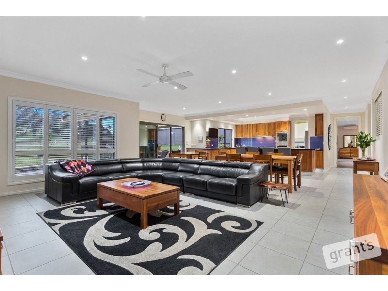 13 Mountain Flat Road, Narre Warren East VIC 3804