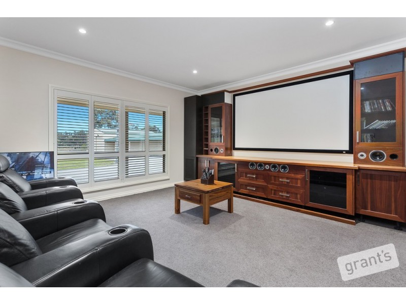 13 Mountain Flat Road, Narre Warren East VIC 3804