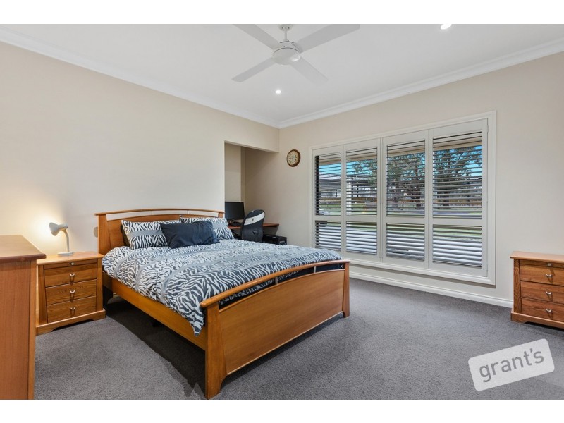 13 Mountain Flat Road, Narre Warren East VIC 3804