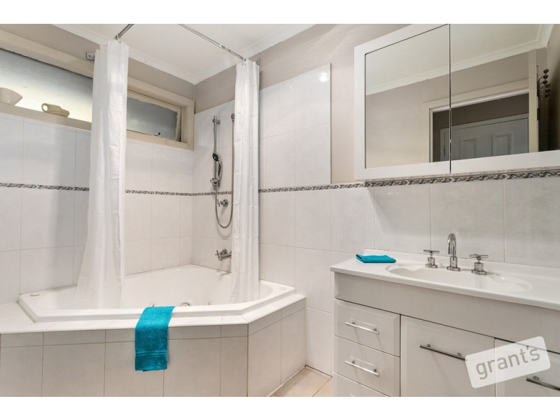 10 Everton Close, Hallam VIC 3803