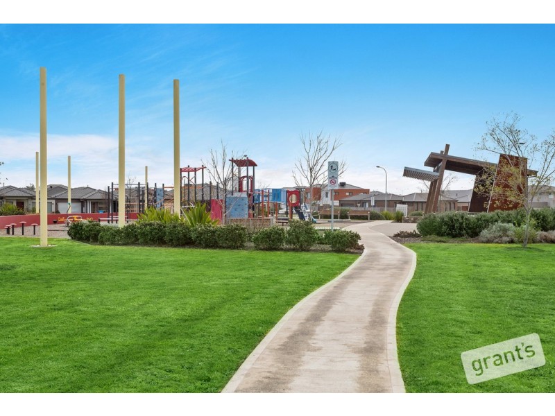 33 Green Gully Road, Clyde VIC 3978