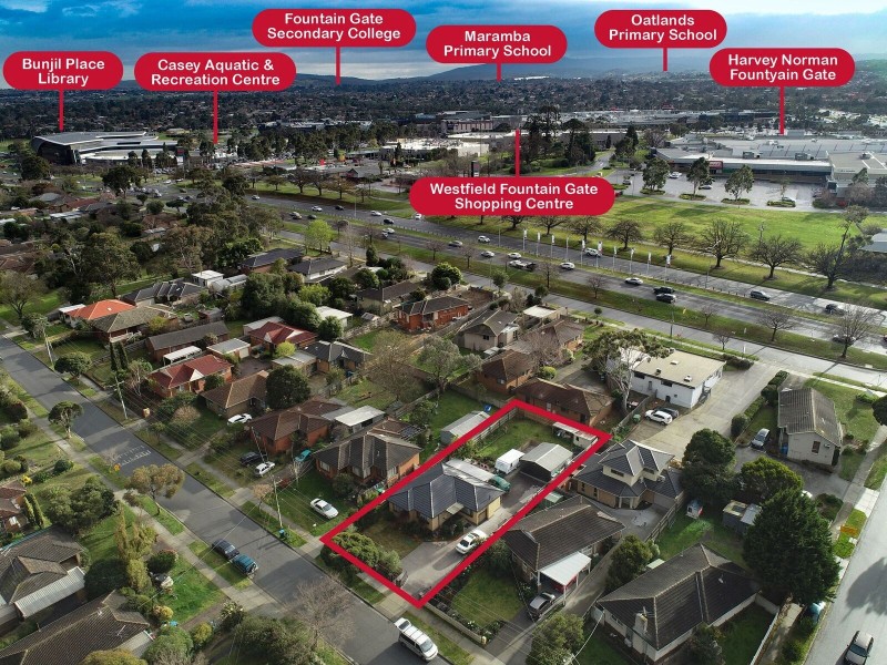 4 Meadow Wood Walk, Narre Warren VIC 3805