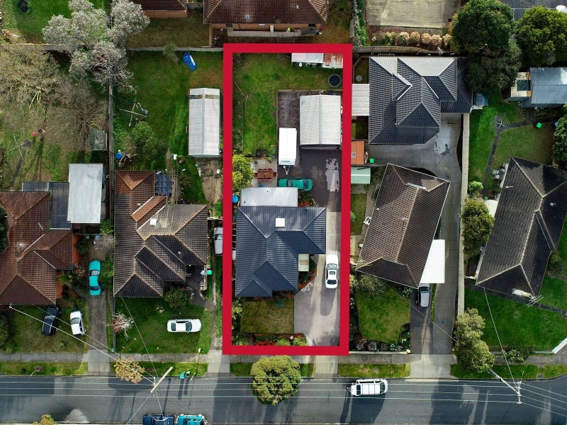 4 Meadow Wood Walk, Narre Warren VIC 3805