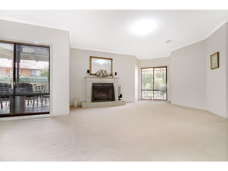 18 Crystal Brook Court, Narre Warren South VIC 3805