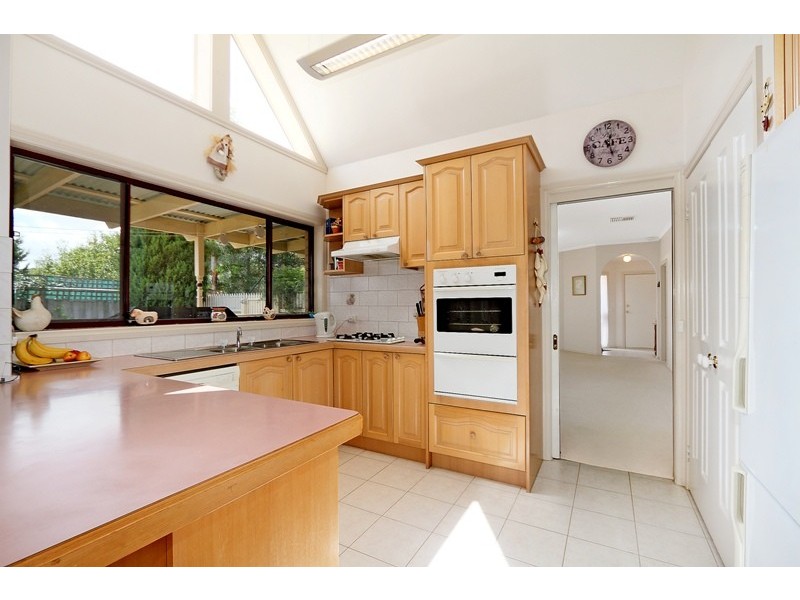 18 Crystal Brook Court, Narre Warren South VIC 3805