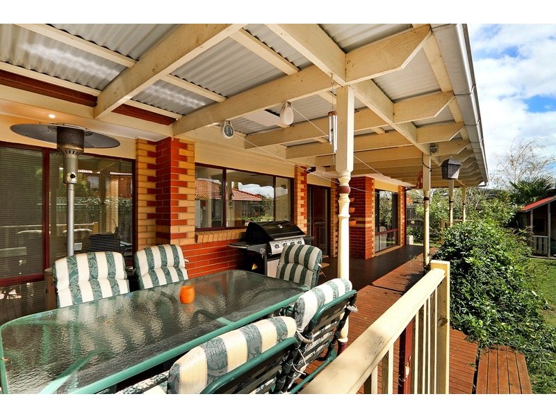 18 Crystal Brook Court, Narre Warren South VIC 3805