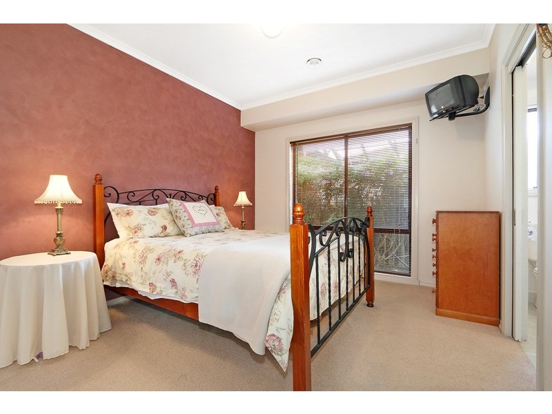 18 Crystal Brook Court, Narre Warren South VIC 3805