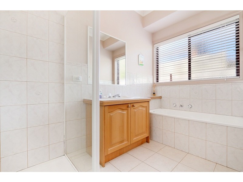 18 Crystal Brook Court, Narre Warren South VIC 3805