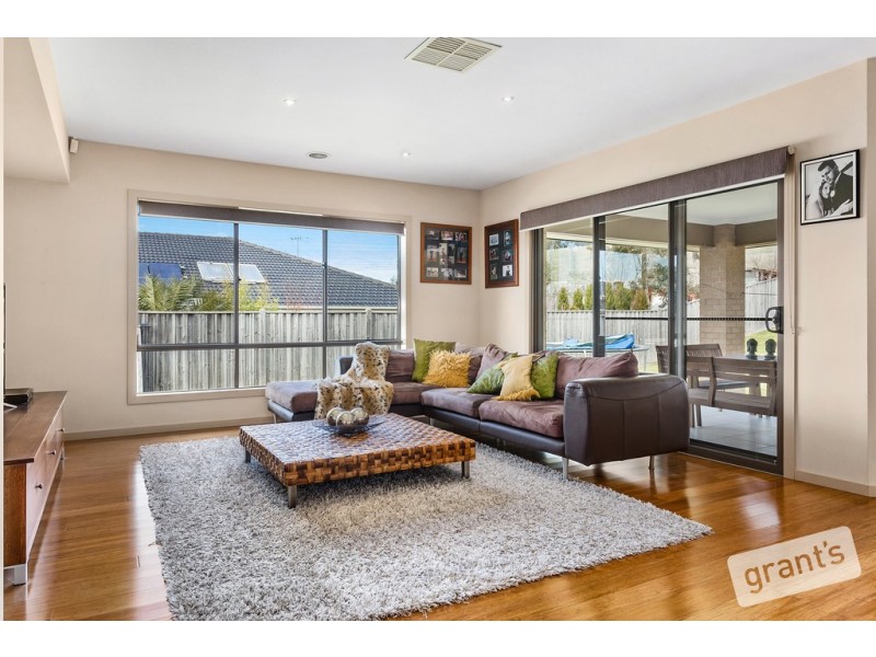 35 Avenview Drive, Narre Warren North VIC 3804