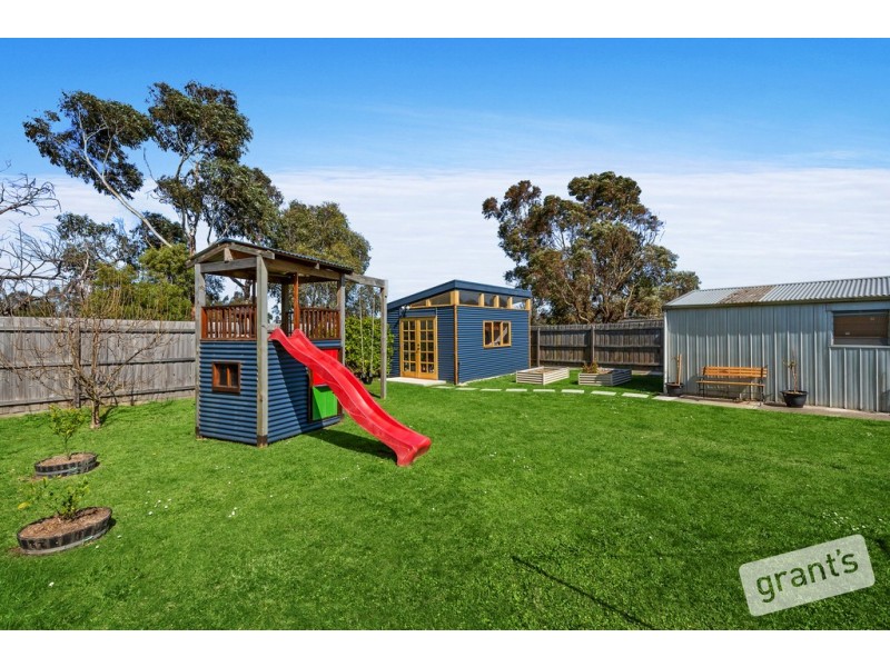 63 Woodlands Crescent, Narre Warren VIC 3805