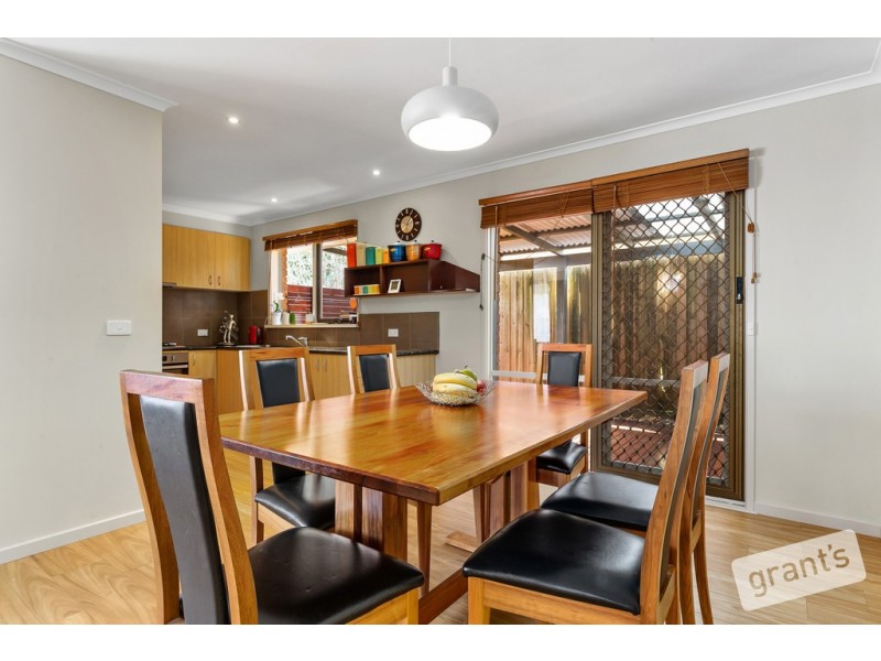 63 Woodlands Crescent, Narre Warren VIC 3805