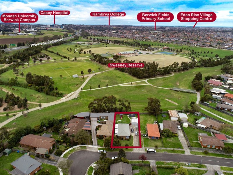 63 Woodlands Crescent, Narre Warren VIC 3805