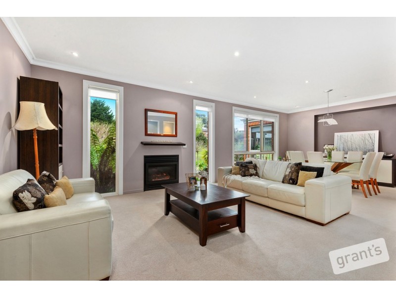 55 Ebeli Close, Narre Warren North VIC 3804