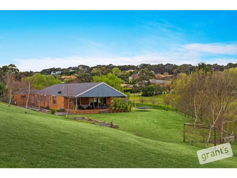 55 Ebeli Close, Narre Warren North VIC 3804