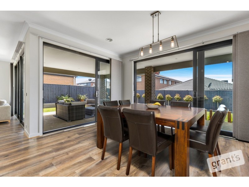 11 Everard Avenue, Clyde North VIC 3978