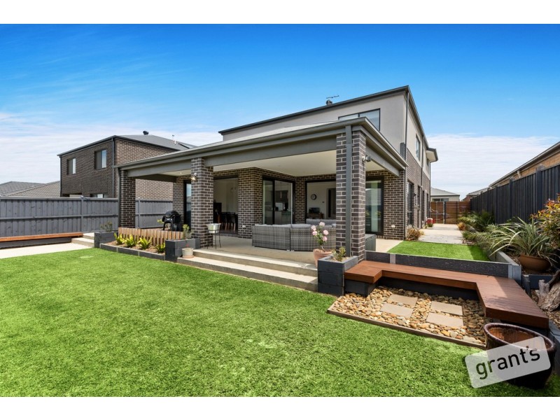 11 Everard Avenue, Clyde North VIC 3978