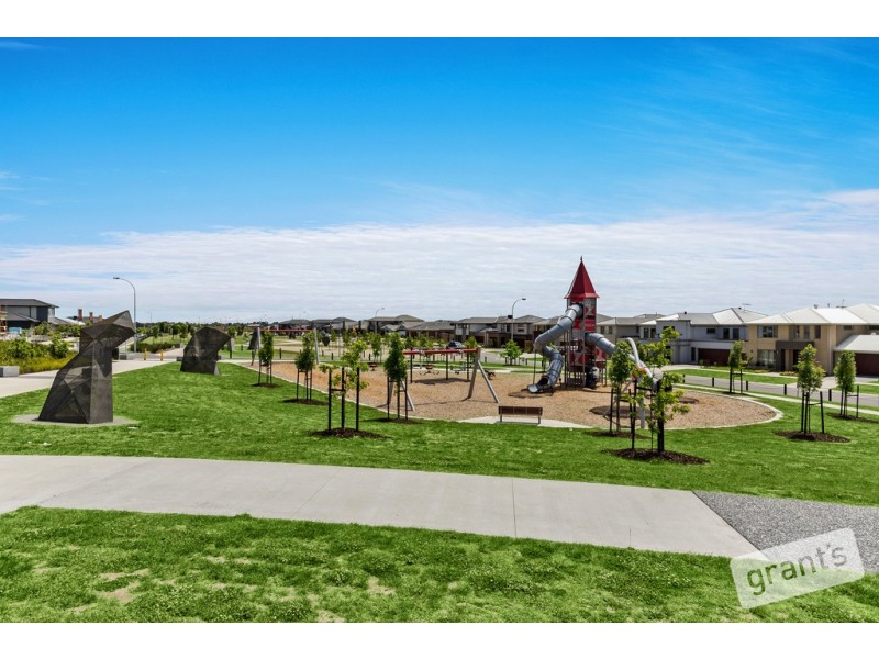 11 Everard Avenue, Clyde North VIC 3978