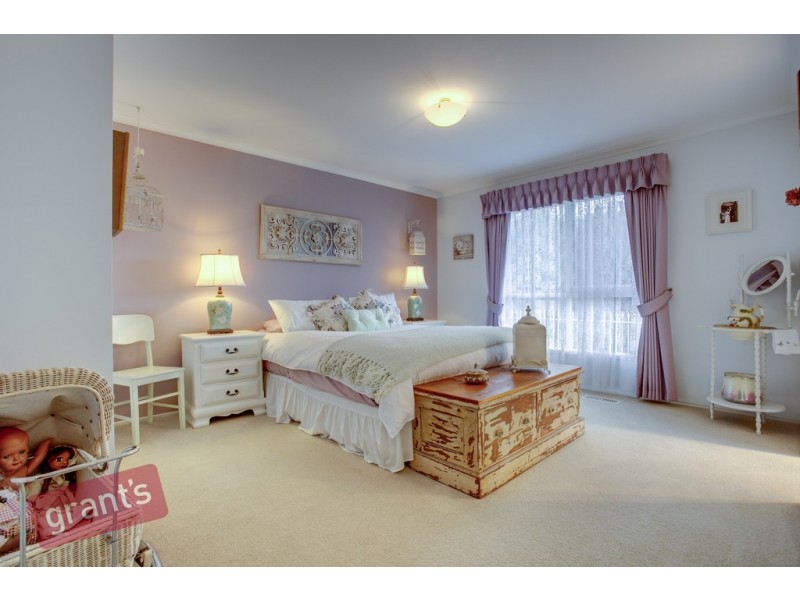 15 Shiraz Crescent, Narre Warren VIC 3805